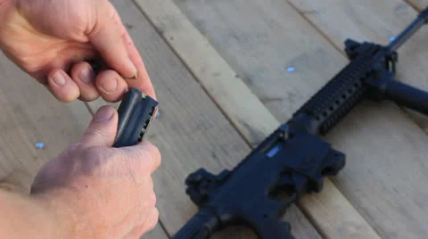 Loading High  Capacity Magazine Видео 24491738
