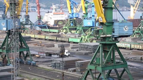 Loading metal in cargo ship at the port of Nakhodka. Primorsky Kray, Russia Stock-Footage 56691119