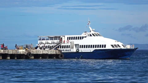 Loading passengers on the small ferry. Video stock 61237734