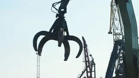 Loading of scrap metal in the river port Video stock 99238757