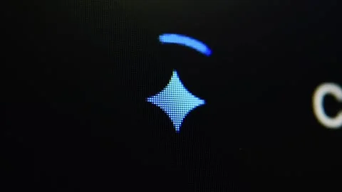 A loading screen on a dark background showing text Loading Nano Banana Pro Vidéo 321750190