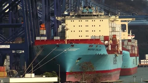 Loading the ship with containers in port Balboa, Panama City. Video stock 153590374