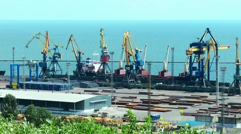 Loading a ship in the seaport Video stock 52233513