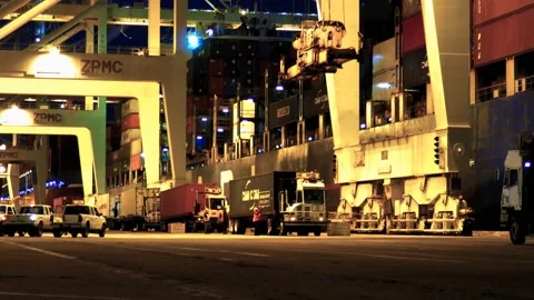 Loading Shipping Containers at the Port of Oakland Video stock 151415134