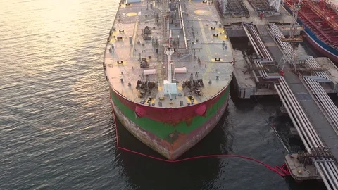 Loading of the tanker from the oil terminal 動画素材 120131665