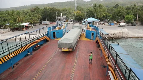 Loading a Truck on a Philippine Ferry Video stock 125356070