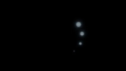 Loading white circle icon of small blinking spheres moving on black background Vídeos de archivo 111561063