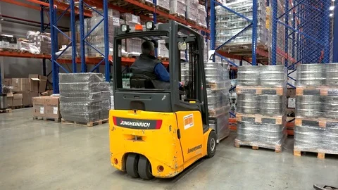 Loading work at the beer warehouse complex. 動画素材 73777130