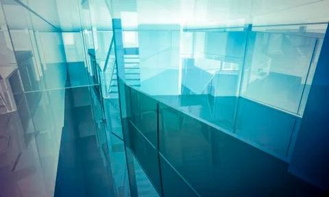 Lobby.empty office with columns and large windows, indoor building. business  Ilustración de archivo