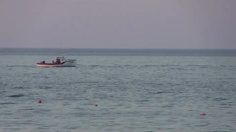 Lobster Boat Setting Traps 動画素材 28233027