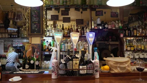 Local Bar in Spain Видео 143142259
