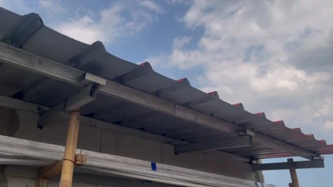 Local house roof structure under blue sky 库存影片 340483591