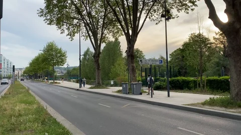 The locals are walking on the dock in Issy-Les-Moulineaux Stock Footage 129105306