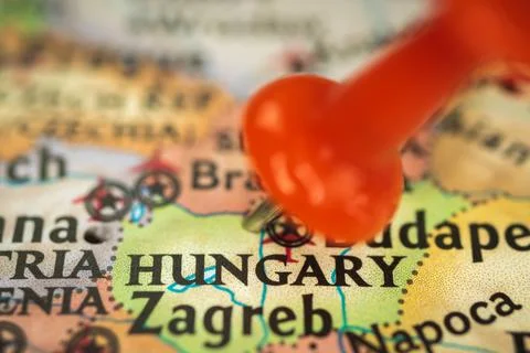 Location Hungary, push pin on map close-up, marker of destination for travel, Foto stock