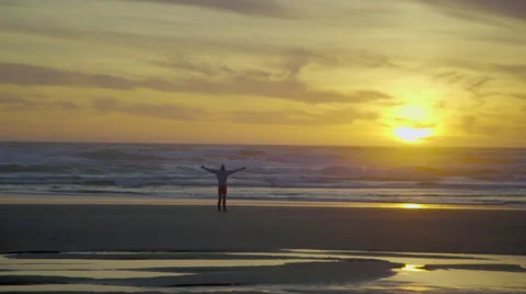 Lock down of man watching sunset Stock Footage 59923461