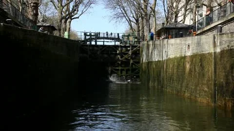 Into the lock Video stock 10869535