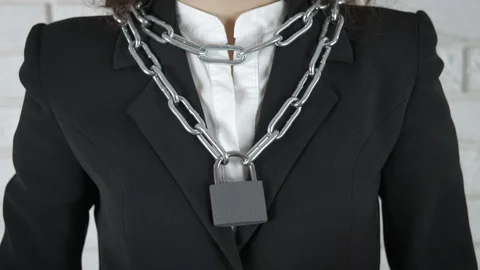 Lock on the neck. Stock-Footage 115119752