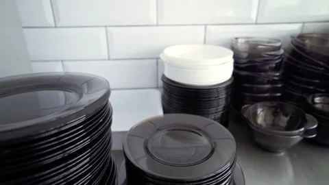 Lockdown. An empty café without customers. Empty dishes in a closed restaurant. Stock-Footage 147754158