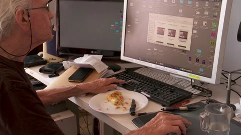 Lockdown lunch editing 動画素材 130180740