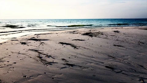 Lockdown shot of deserted beach in slow motion Stock-Footage 114885173