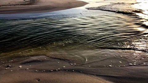 Lockdown shot of sea Wave moving towards the coast 스톡 동영상 114885147