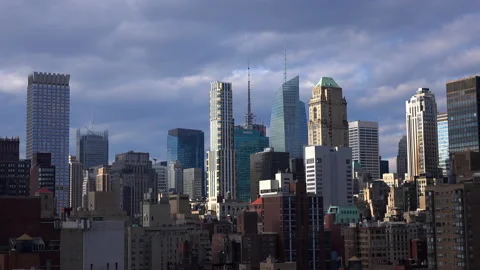 Lockdown Shot Of Various Tall Buildings In City Against Cloudy Sky - New York Vídeos de archivo 237020695