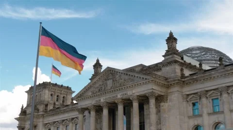 Locked down Real time medium shot of The German Parliament in Berlin, Germany. 스톡 동영상 68456223