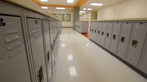 Lockers in the school hallway Vídeos de archivo 111011241
