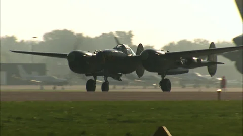 Lockheed P-38 Take Off Vídeo Stock 39830299