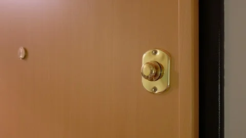 Locking the opening limiter and safely opening the armored door Видео 126921508