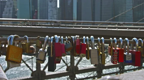 Locks on Brooklyn Bridge during a summers day Stock Footage 59800589