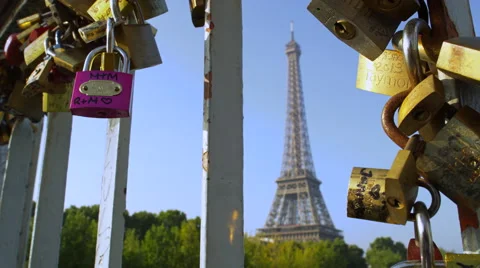 Locks of Love Near the Eiffel Tower, Paris, France 4K Stock Video Footage Vidéo 45533468