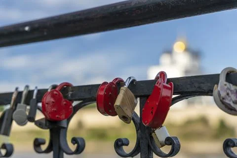 Locks for luck on the bridge. A tradition Wedding locks for good luck. Foto stock