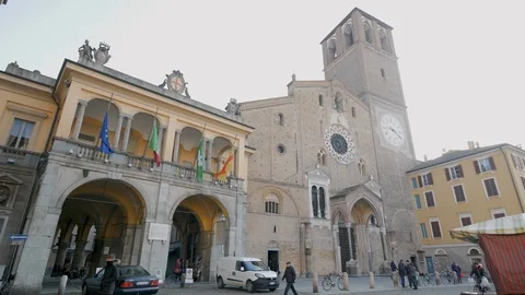 Lodi, Italy, the facade of the cathedral Stock-Footage 124672016