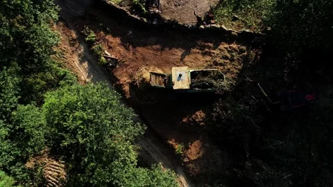 Log Grab Tractor Elevate Wood Trunks From Storage and Transport It to Timber 動画素材 331465876