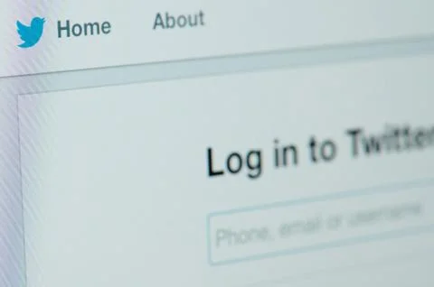 Log in to twittwer Stock-Fotos