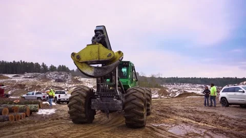 Logging Machine (4k) Video stock 168330506