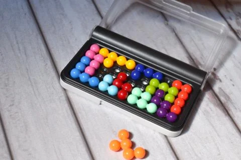 Logical memory children's board game. Finger Ball Puzzles Foto stock