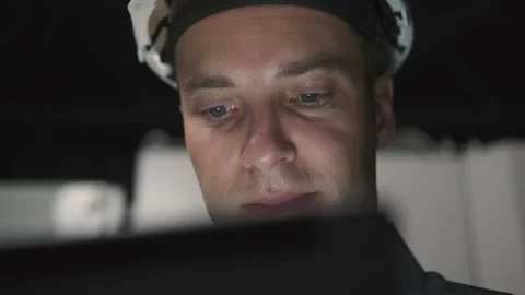 Logistic man working with cargo using technology, close up 스톡 동영상 140626825