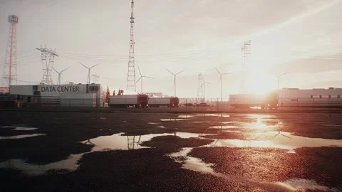 Logistics of AI hardware delivery to data center infrastructure. sunset 库存影片 336345064