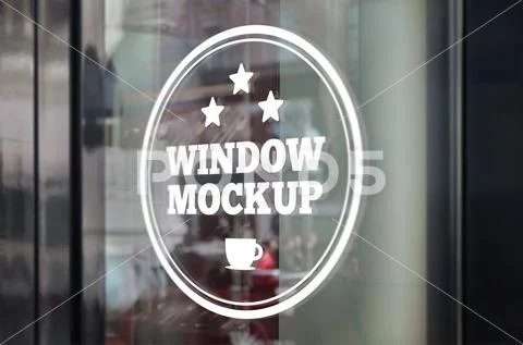 Logo presentation mockup on restaurant window PSD-Vorlage