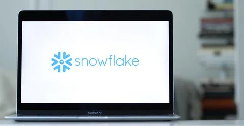 Logo of Snowflake, an American data cloud company offering data storage and anal Stock Photos