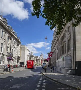 London - 07 08 2022: View of Pall Mall E Stock Photos