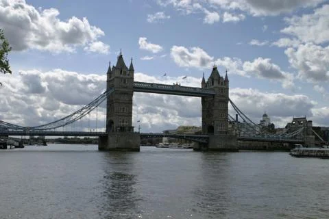 London bridge with clouds Foto stock