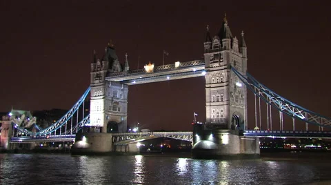 London Bridge in night Video stock 45407361
