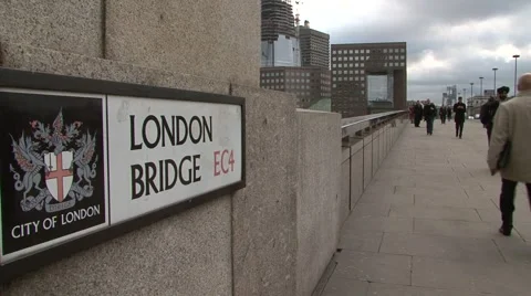London bridge plate Stock Footage 6707463