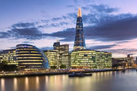 London - City Hall UK - British Europe Skyline at night Stock Photos