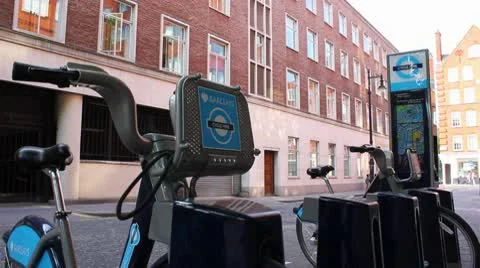 London cycle hire Video stock 9328618