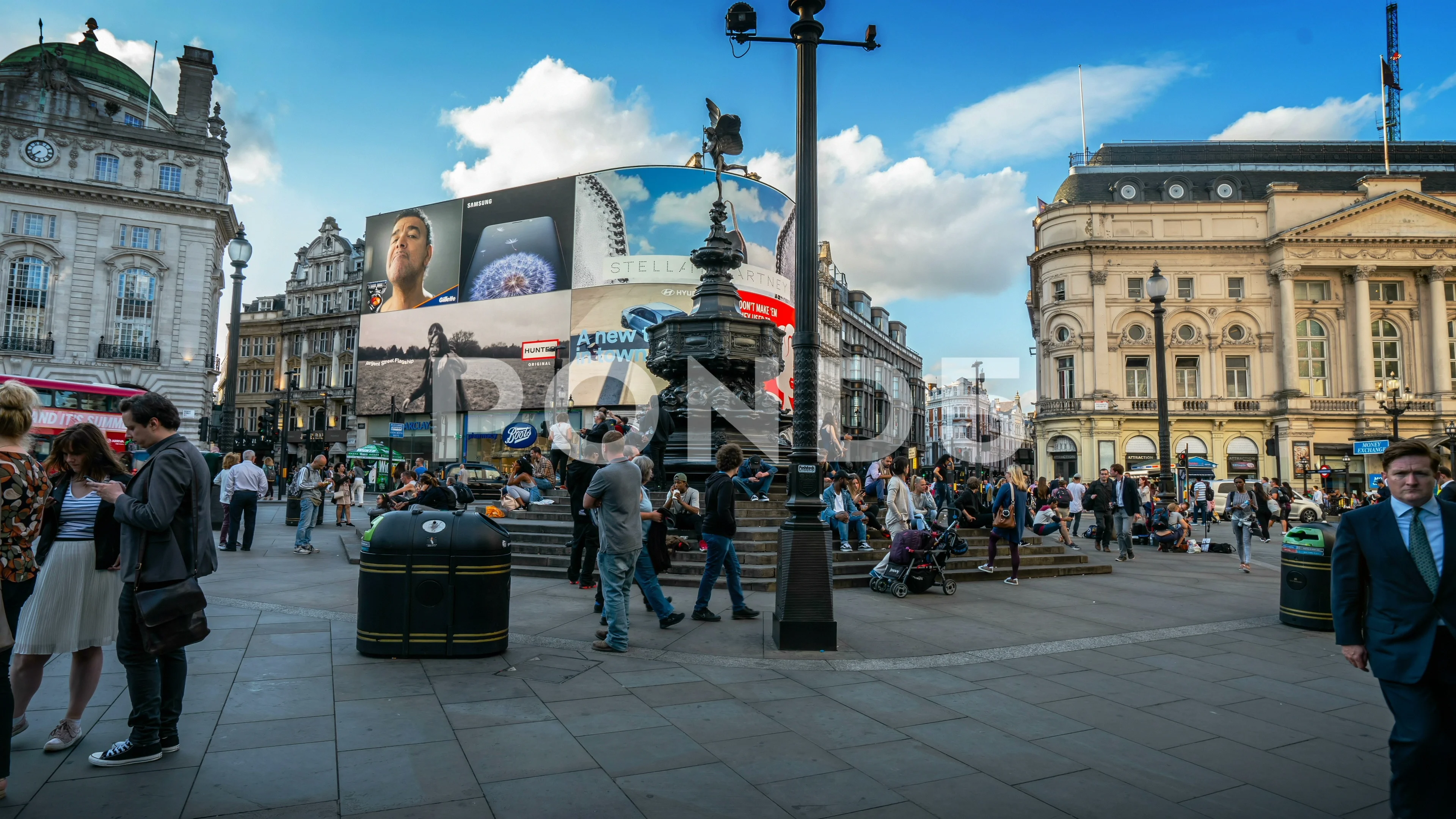 Hard Rock Cafe Piccadilly Circus - Wedding & Event Venue Hire - London 