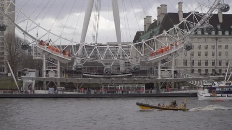 London eye and river thames on a gray morning Stock Footage 86837749
